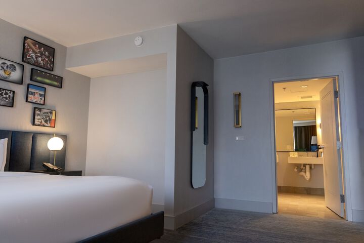 Room 46 of 80