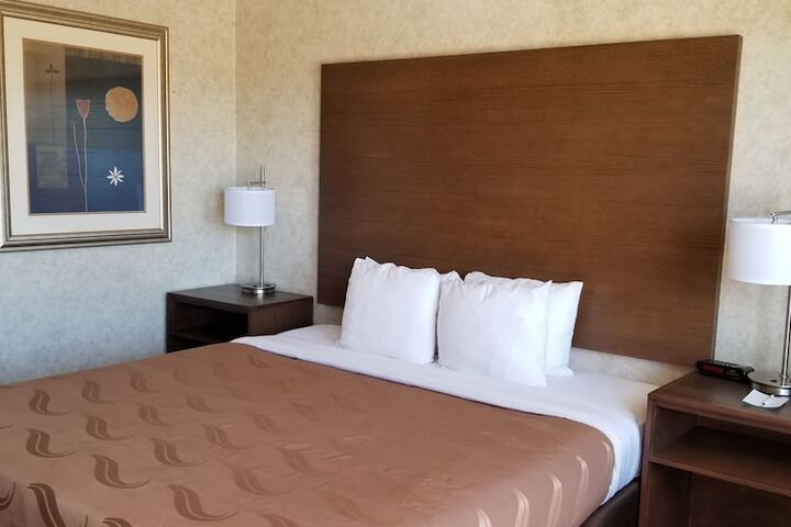 Room 16 of 33