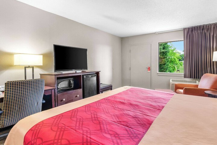 Room 27 of 48