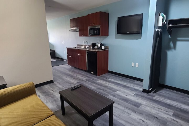 Super 8 by Wyndham Lubbock West