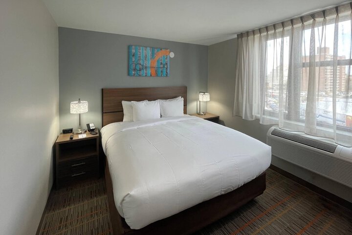 MainStay Suites Bronx - Belmont