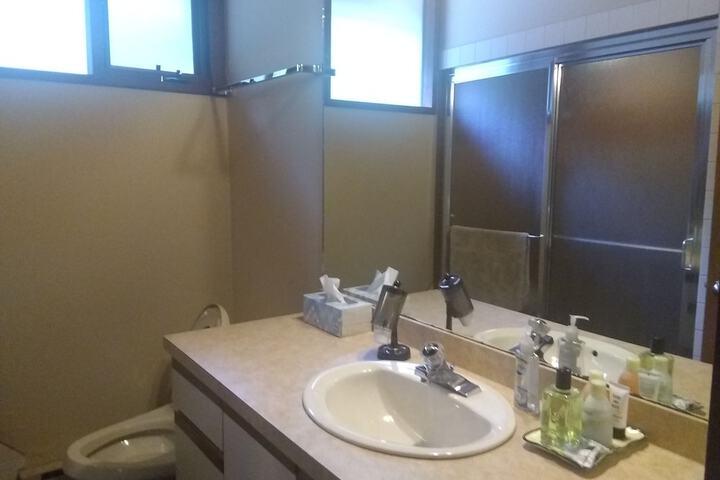 Room 12 of 24
