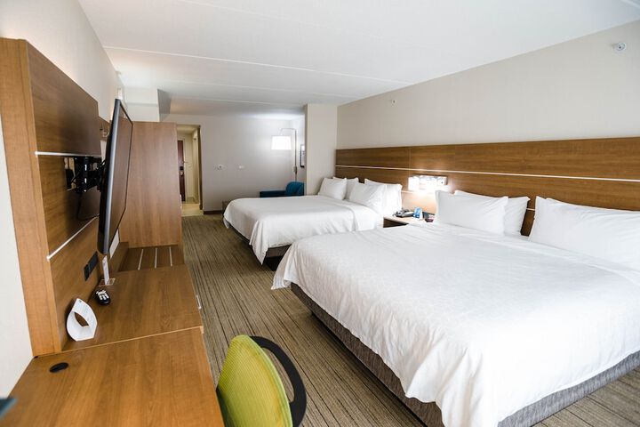 Room 45 of 76
