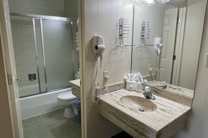 Room 70 of 130