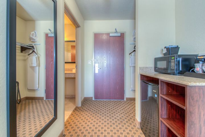 Room 10 of 43