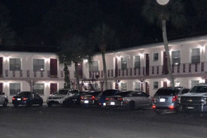 Carriage Inn Motel