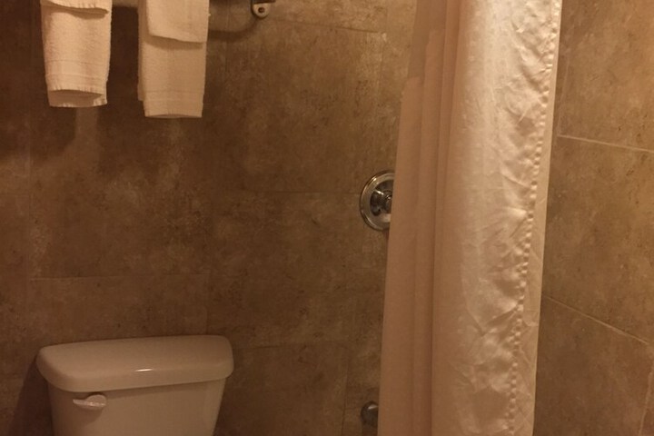 Room 16 of 24