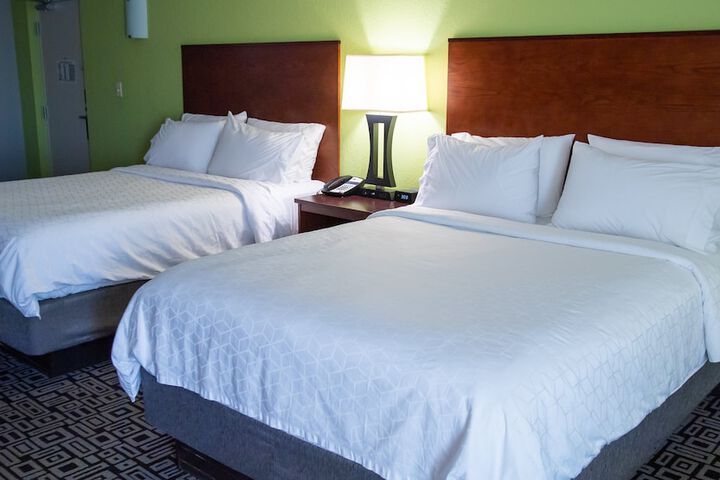 Holiday Inn Express Hickory-Hickory Mart by IHG