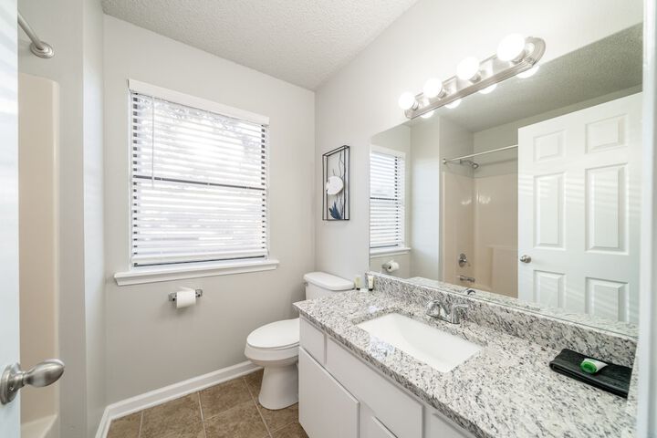The Hamilton - Lakefront & Studio Suites Hot Springs