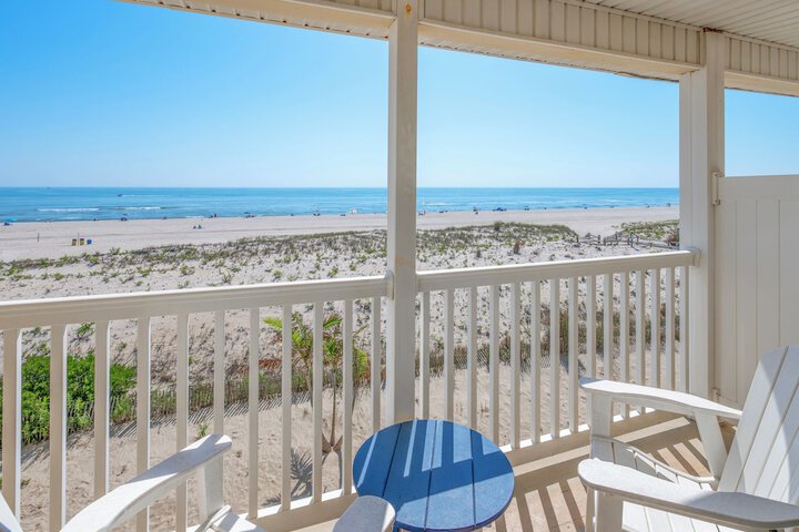 Drifting Sands Oceanfront Hotel