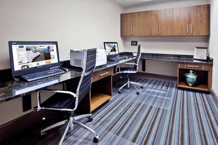 Business Center 34 of 35