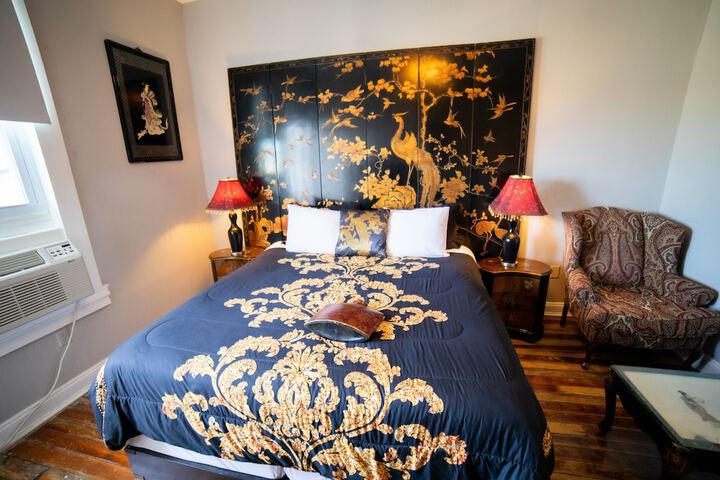 Oaak Tree Hotel