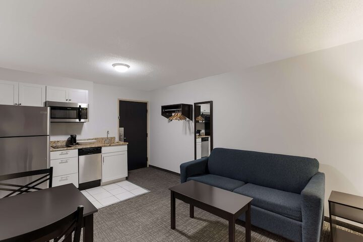 Room 10 of 29