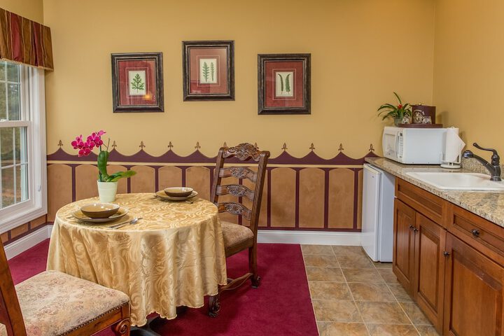 Goldmoor Inn