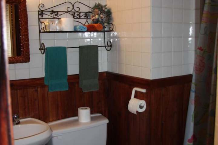 Room 8 of 19