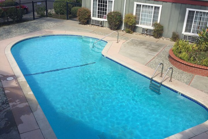 Pool 4 of 16