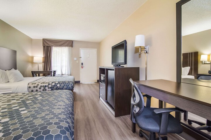 Room 8 of 36