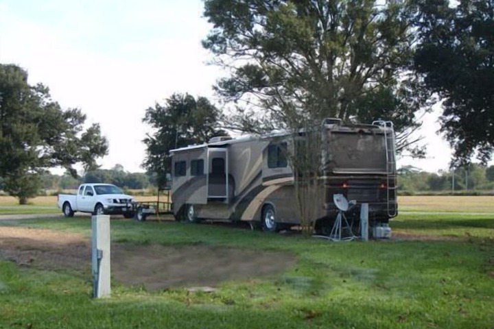 LAcadie Inn & RV Park
