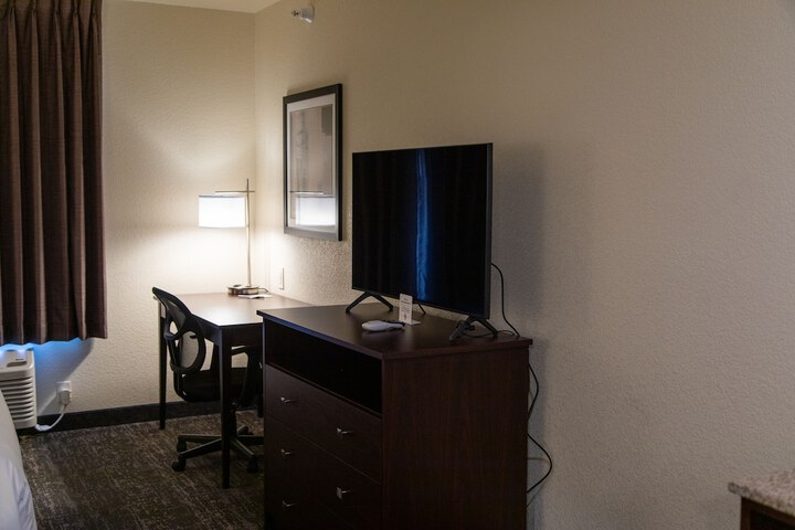 Room 37 of 48