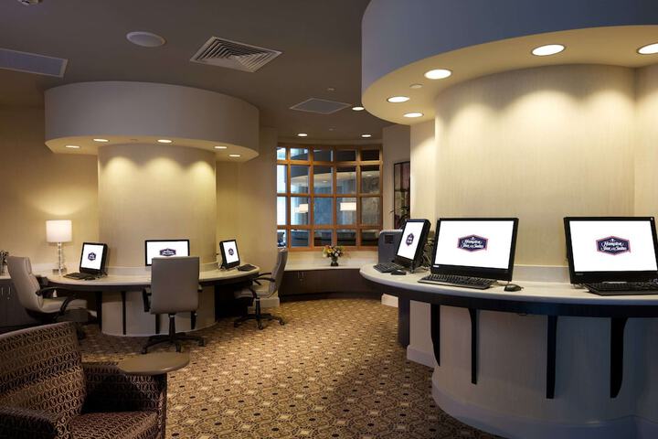 Business Center 93 of 94