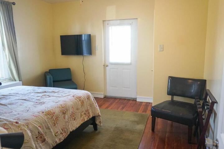 Lincoln Manor - Newly Renovated 1mile from PHL Airport and Sports Stadiums