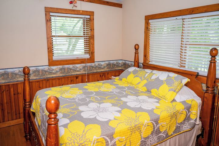 Mountain Aire Cottages Inn & Glamping