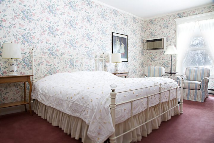 Room 73 of 126
