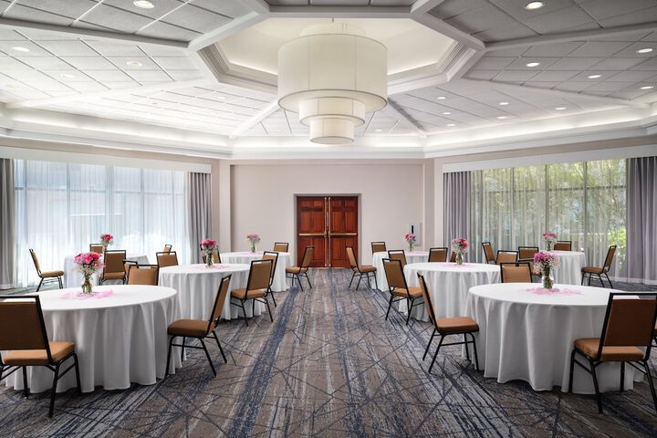 Ballroom/Hall 35 of 38