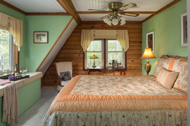 Room 18 of 28