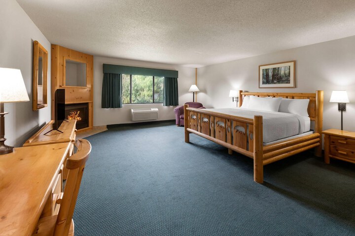 Shell Lake Lodge a Travelodge by Wyndham