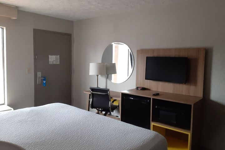 Room 28 of 42