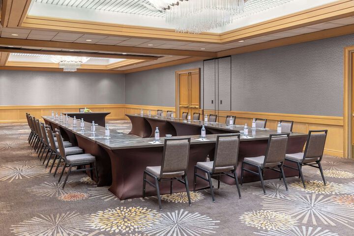 Hilton Orange County / Costa Mesa