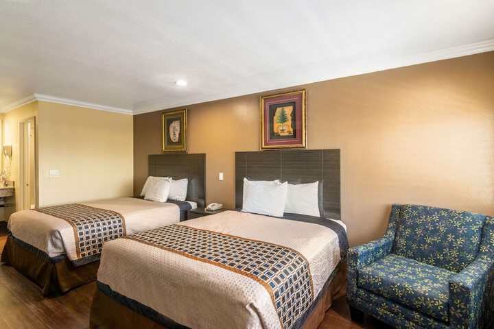 Room 15 of 30