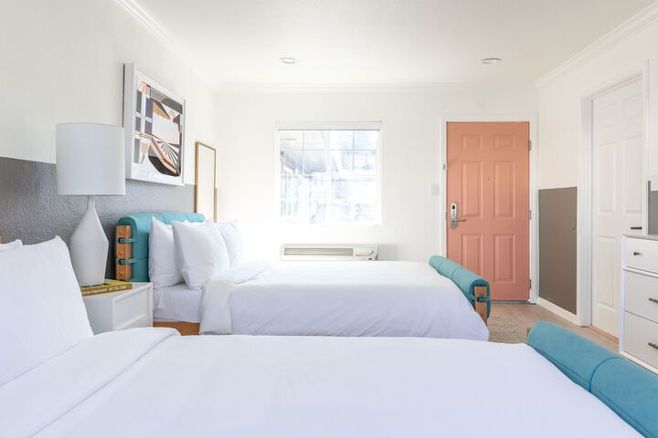 Room 25 of 68