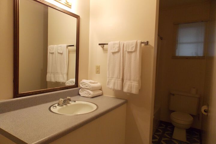 Room 12 of 38