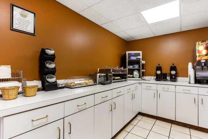 Econo Lodge Inn & Suites Dickson