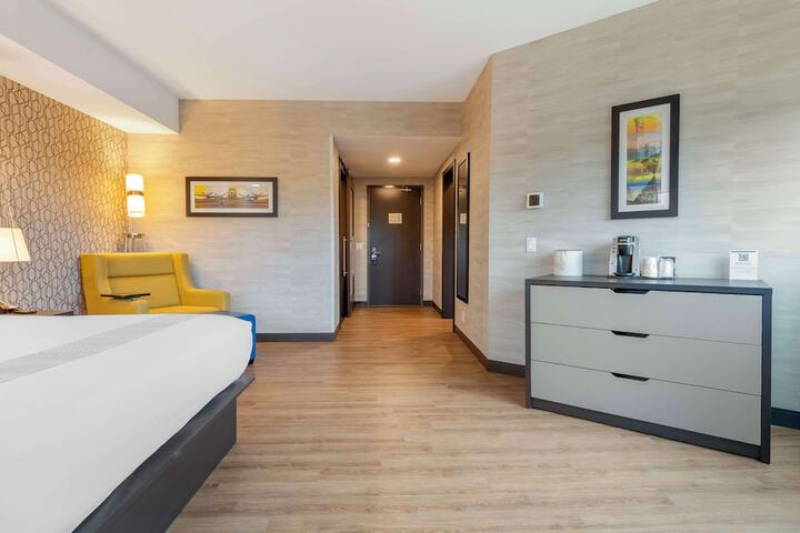 Room 8 of 31