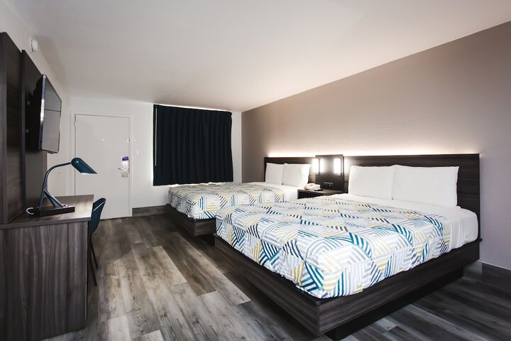 Room 19 of 40