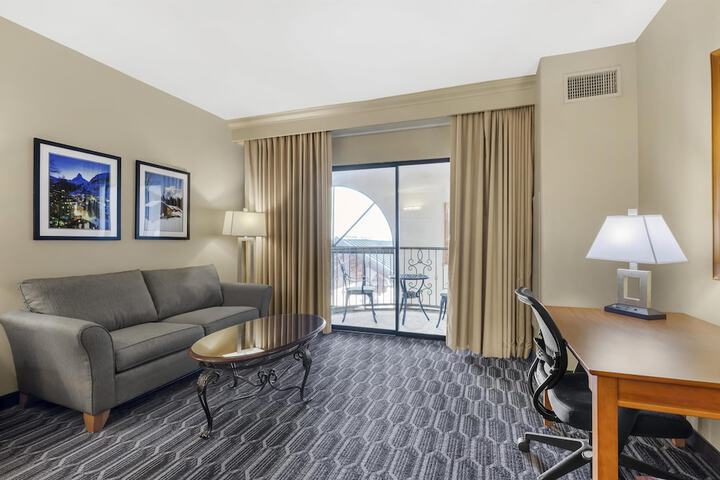 Best Western Plus Swiss Chalet Hotel & Suites