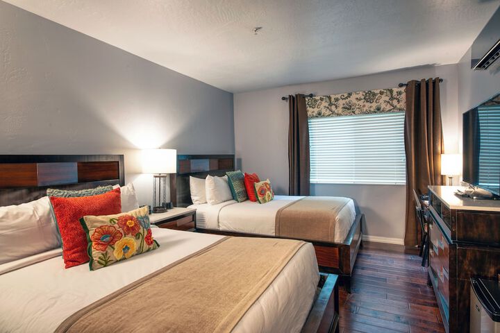 Room 12 of 27