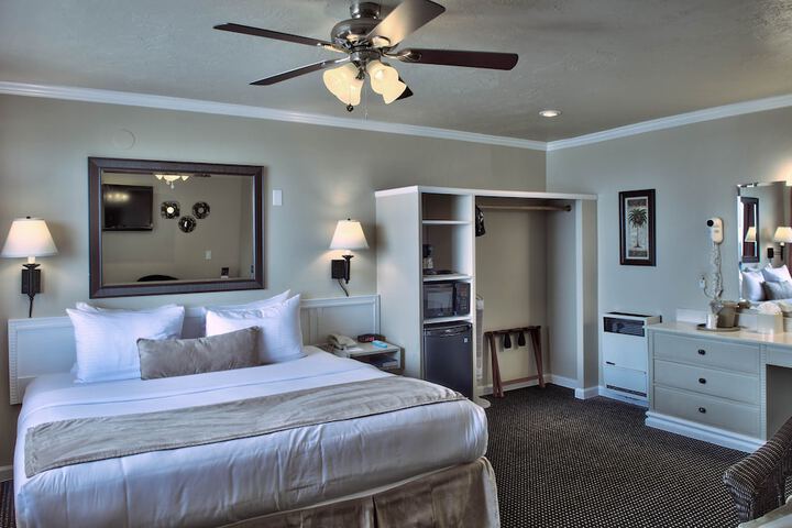 Lovers Point Inn