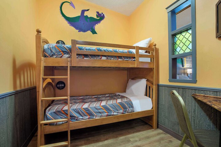 Room 34 of 63