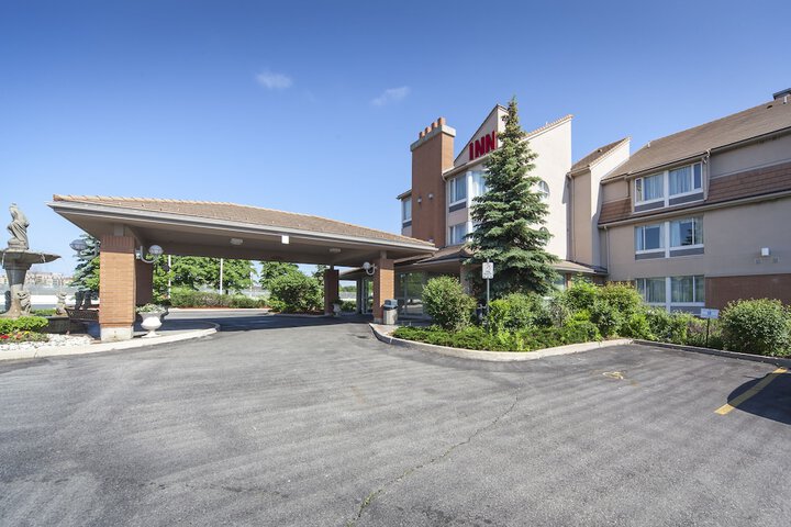 Monte Carlo Inn Oakville Suites