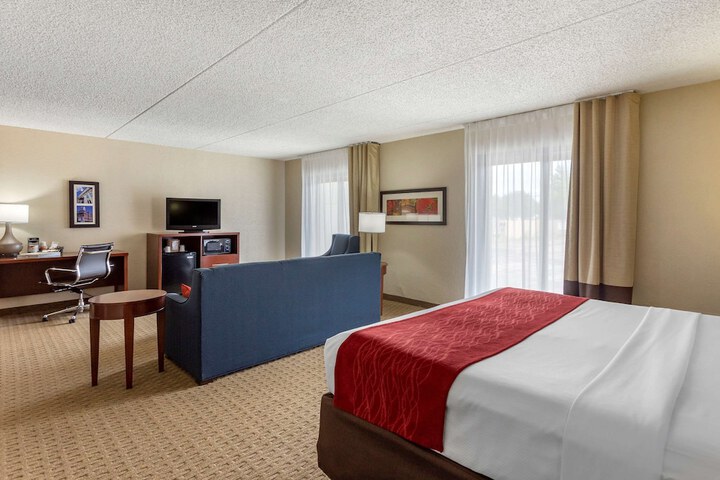 Room 33 of 74