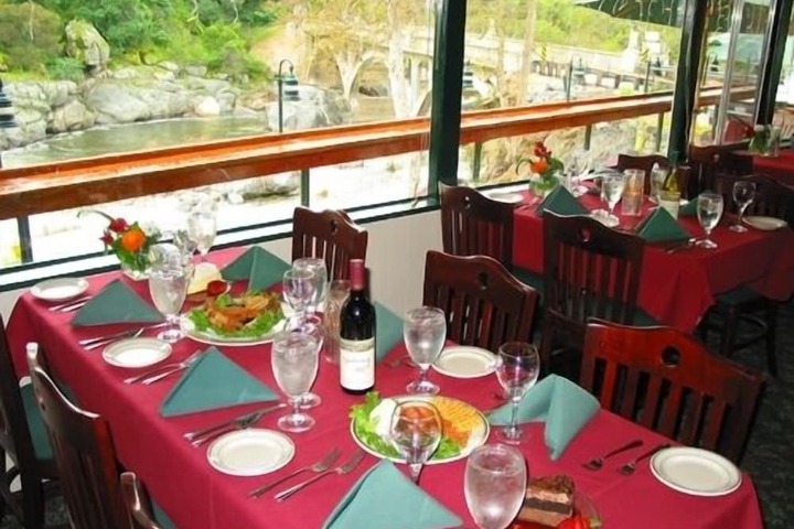 Dining 4 of 6