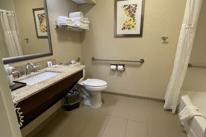 Room 116 of 141
