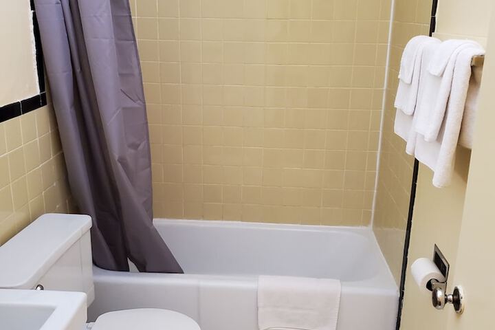 Room 11 of 22
