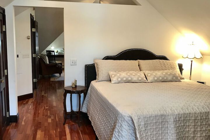 Room 10 of 25
