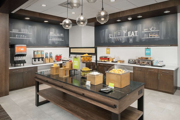 Breakfast/Coffee Service 28 of 34