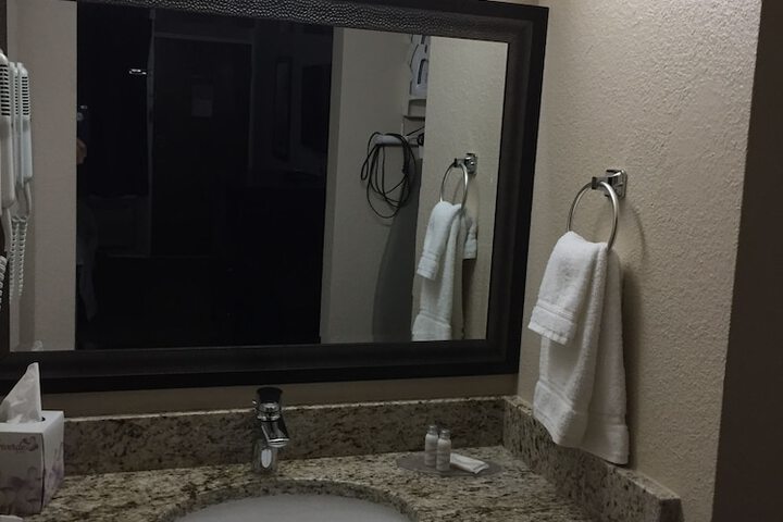 Room 32 of 52